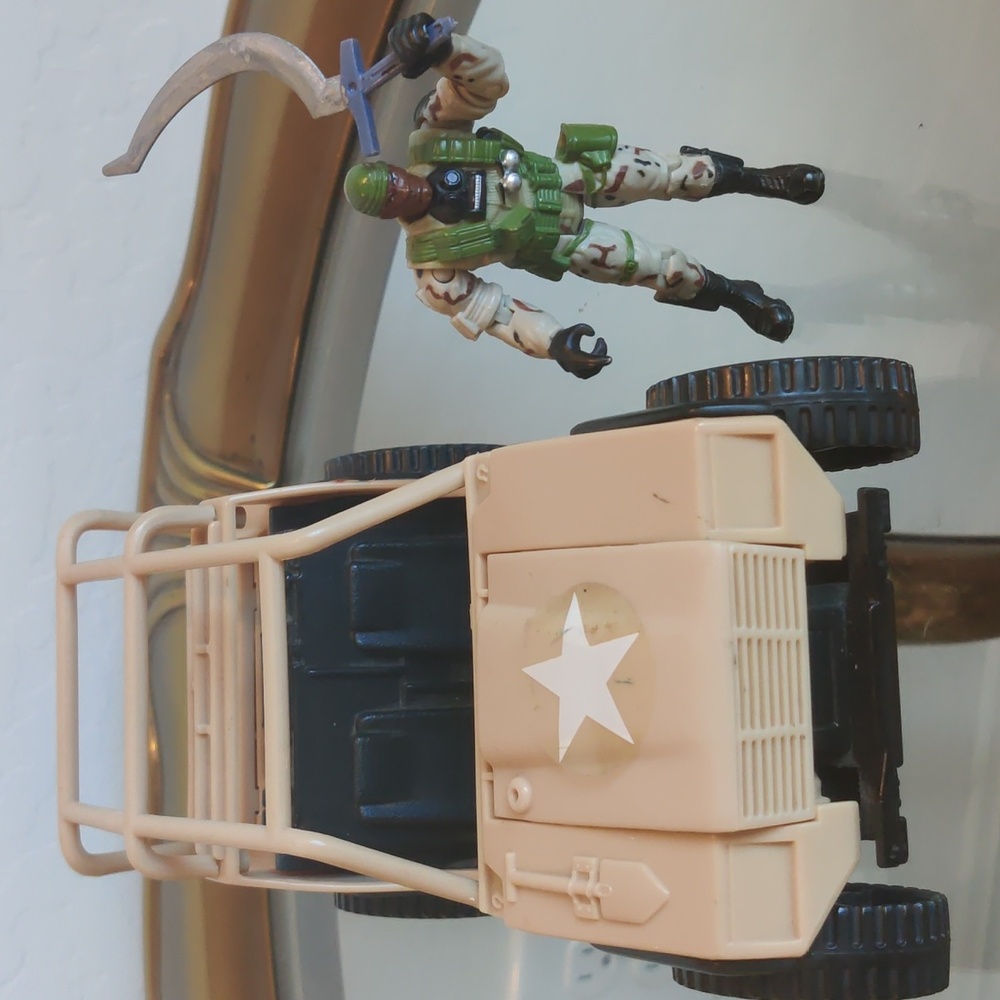 2001 Gi Joe Desert Striker Jeep Vehicle & 2001 GI Joe Action Figure Vintage - Picture 8 of 8
